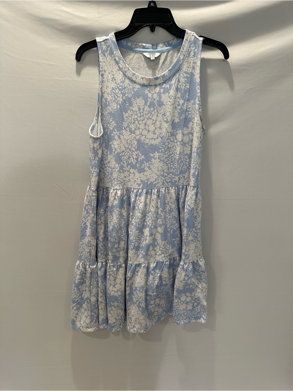 crown & ivy Light Blue and White Floral Tiered Tank Dress